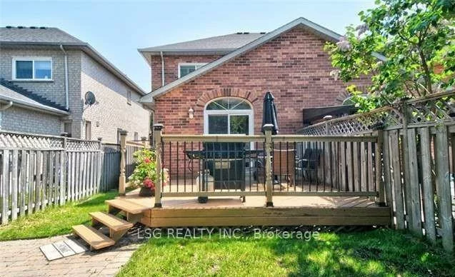 20, Hollidge, Bayview Wellington, Aurora