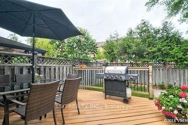 20, Hollidge, Bayview Wellington, Aurora