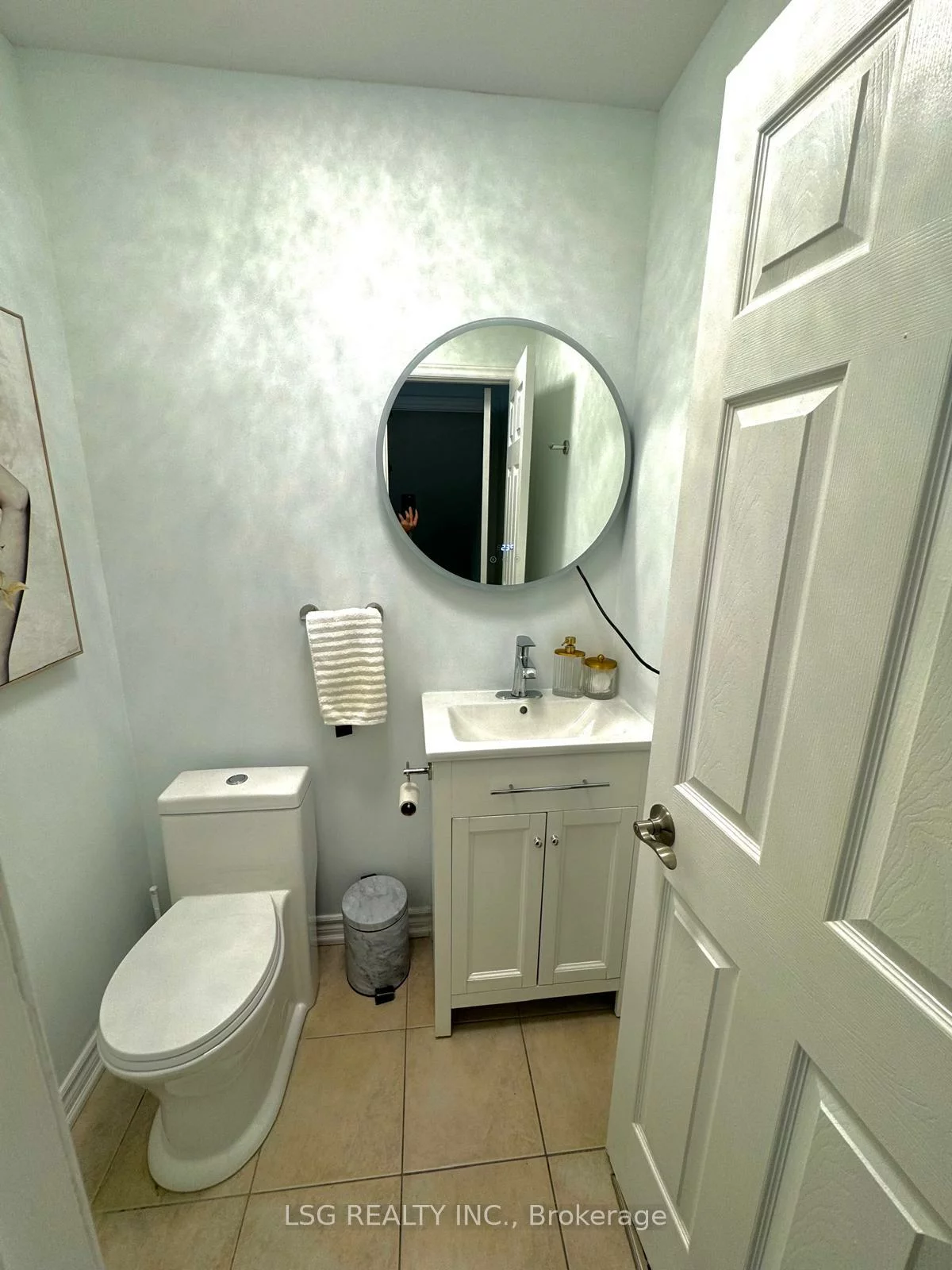 20, Hollidge, Bayview Wellington, Aurora
