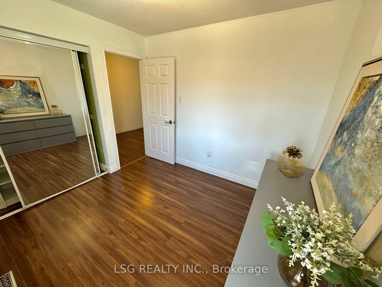 20, Hollidge, Bayview Wellington, Aurora