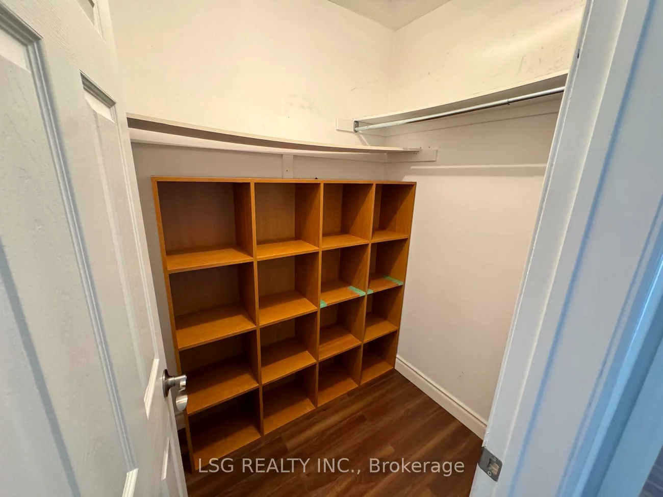 20, Hollidge, Bayview Wellington, Aurora