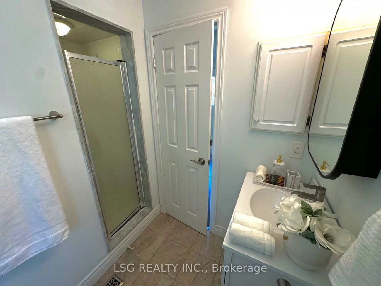 20, Hollidge, Bayview Wellington, Aurora