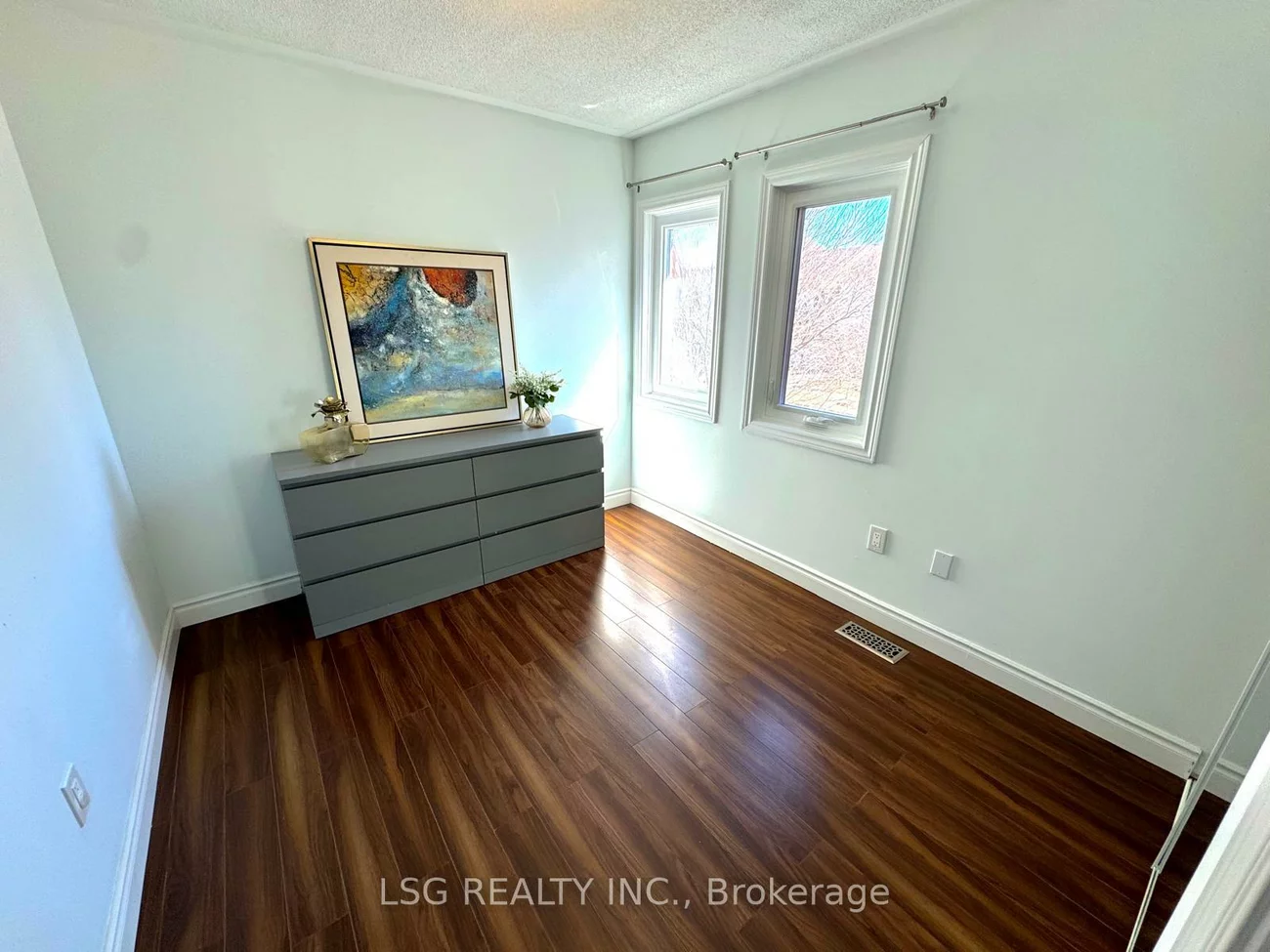 20, Hollidge, Bayview Wellington, Aurora