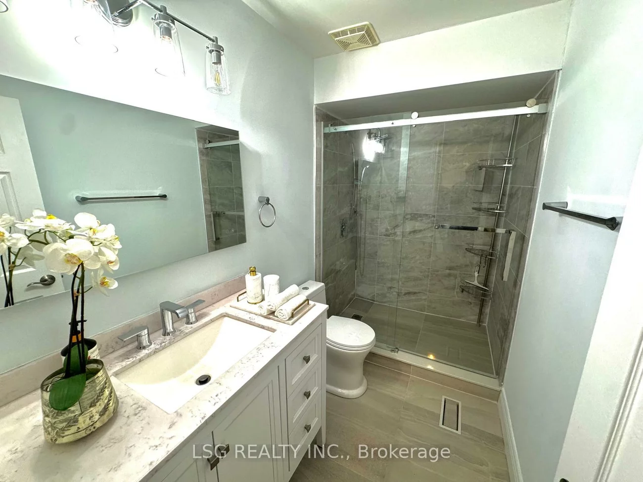 20, Hollidge, Bayview Wellington, Aurora