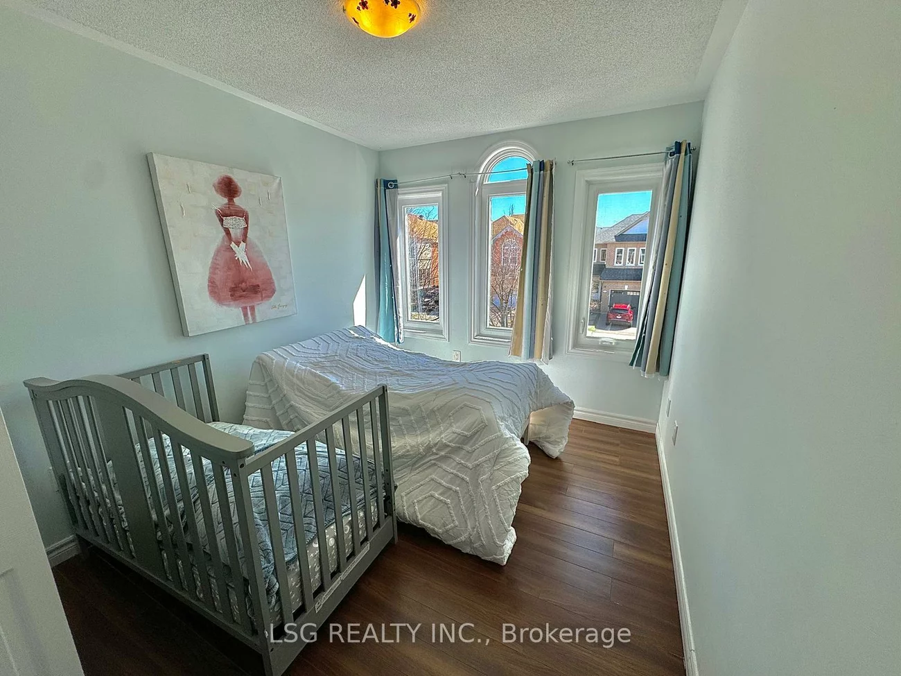 20, Hollidge, Bayview Wellington, Aurora