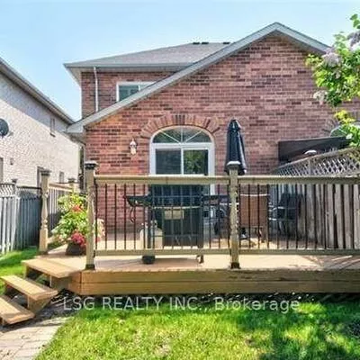 20, Hollidge, Bayview Wellington, Aurora