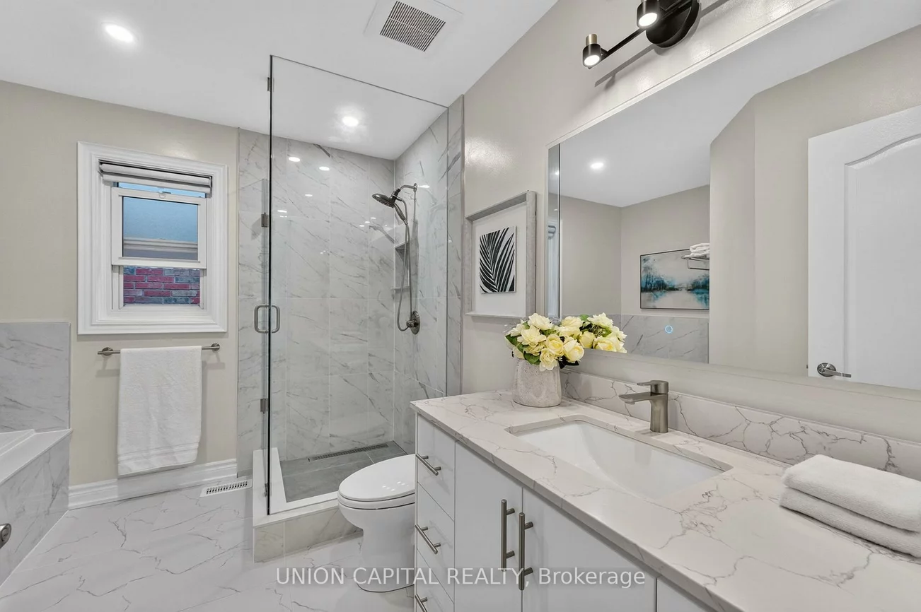 9, Ballymore, Bayview Wellington, Aurora