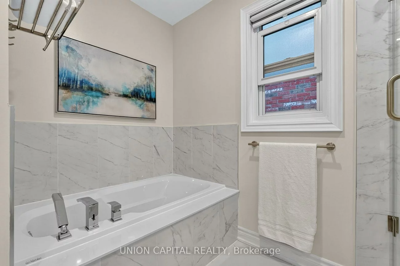 9, Ballymore, Bayview Wellington, Aurora