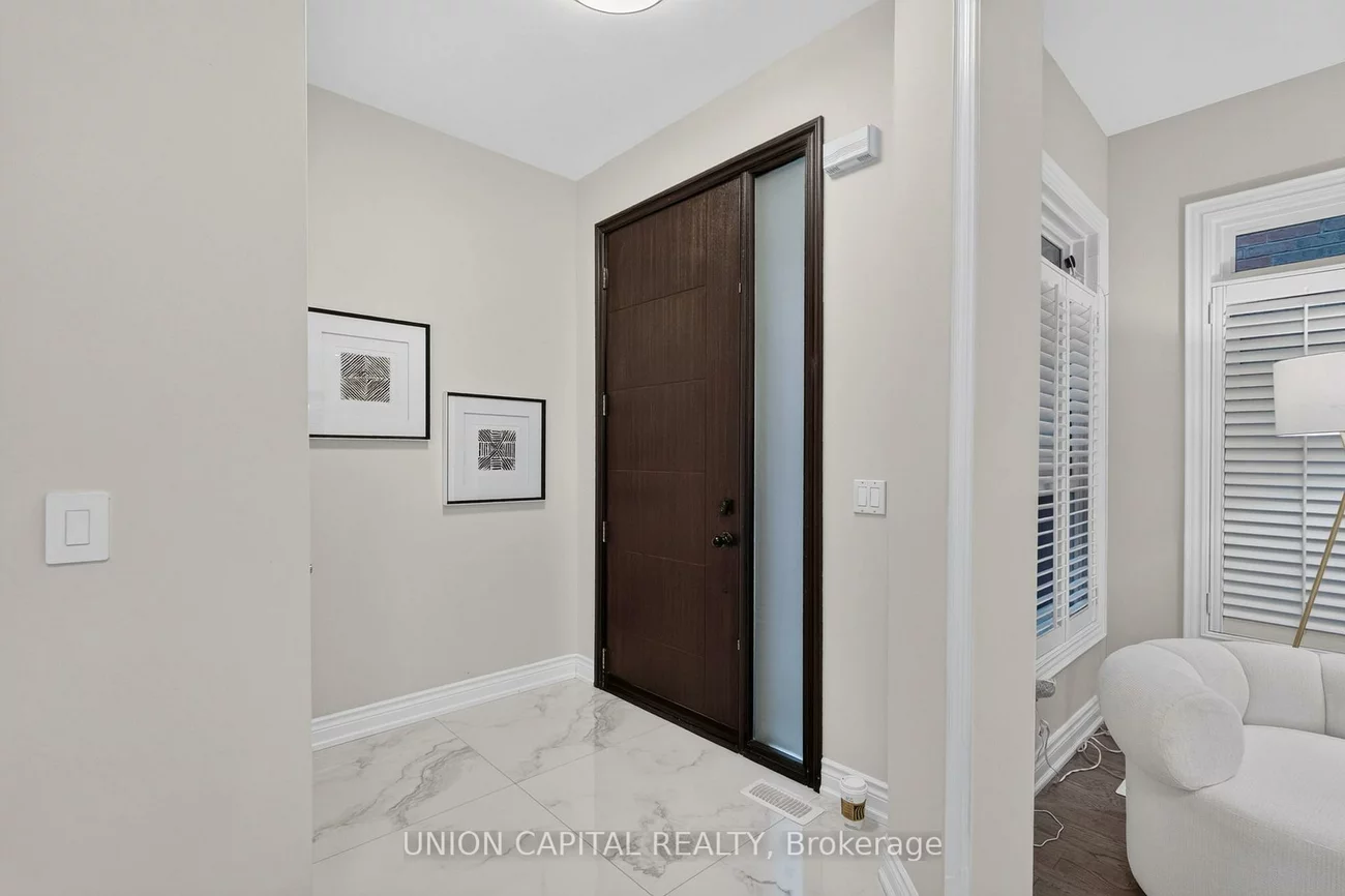 9, Ballymore, Bayview Wellington, Aurora