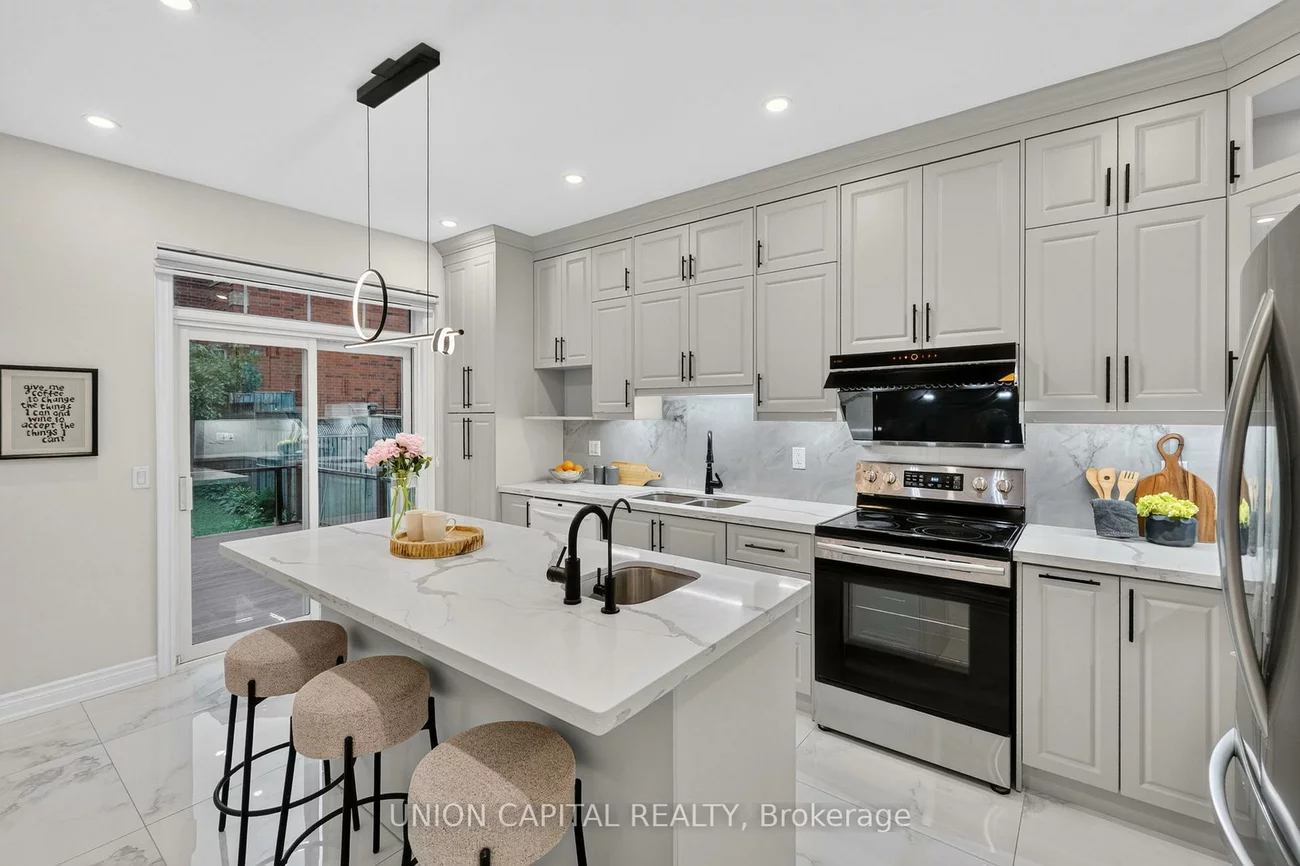 9, Ballymore, Bayview Wellington, Aurora