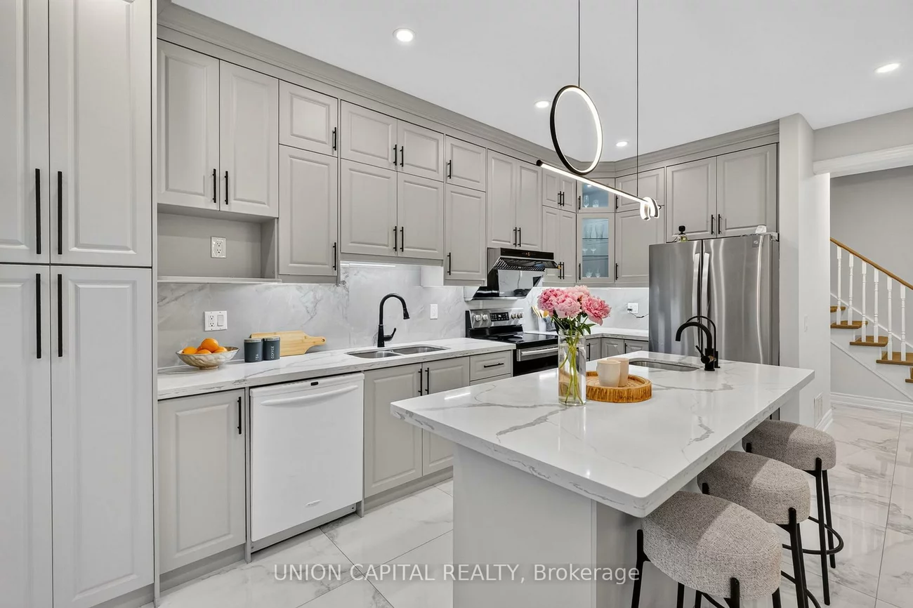 9, Ballymore, Bayview Wellington, Aurora