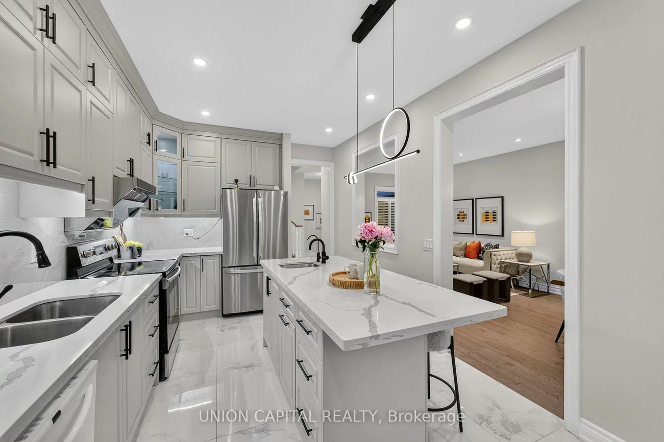 9, Ballymore, Bayview Wellington, Aurora