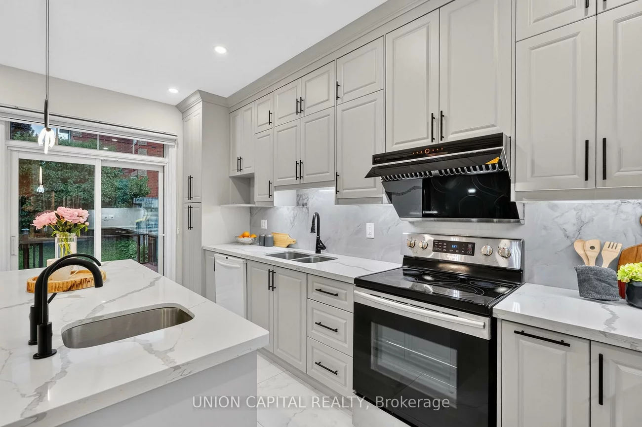 9, Ballymore, Bayview Wellington, Aurora