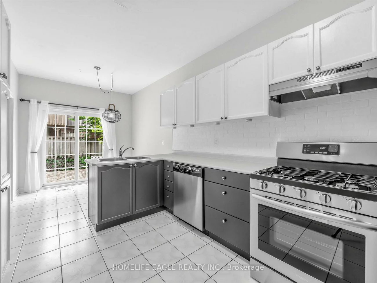 101, Downey, Bayview Wellington, Aurora