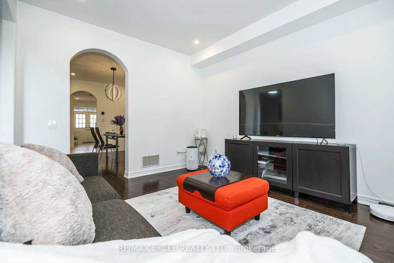 129, Lewis Honey, Bayview Northeast, Aurora