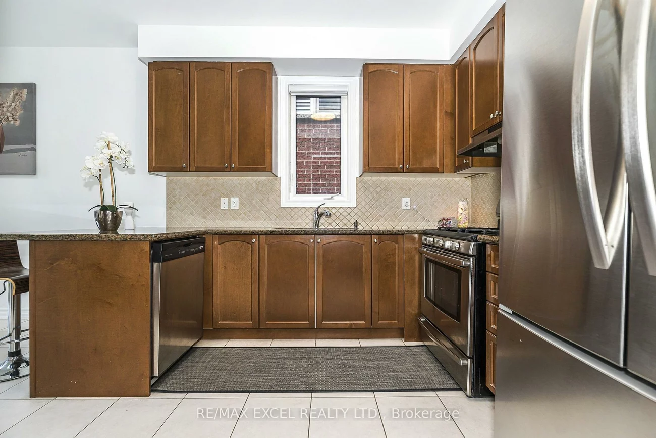 129, Lewis Honey, Bayview Northeast, Aurora