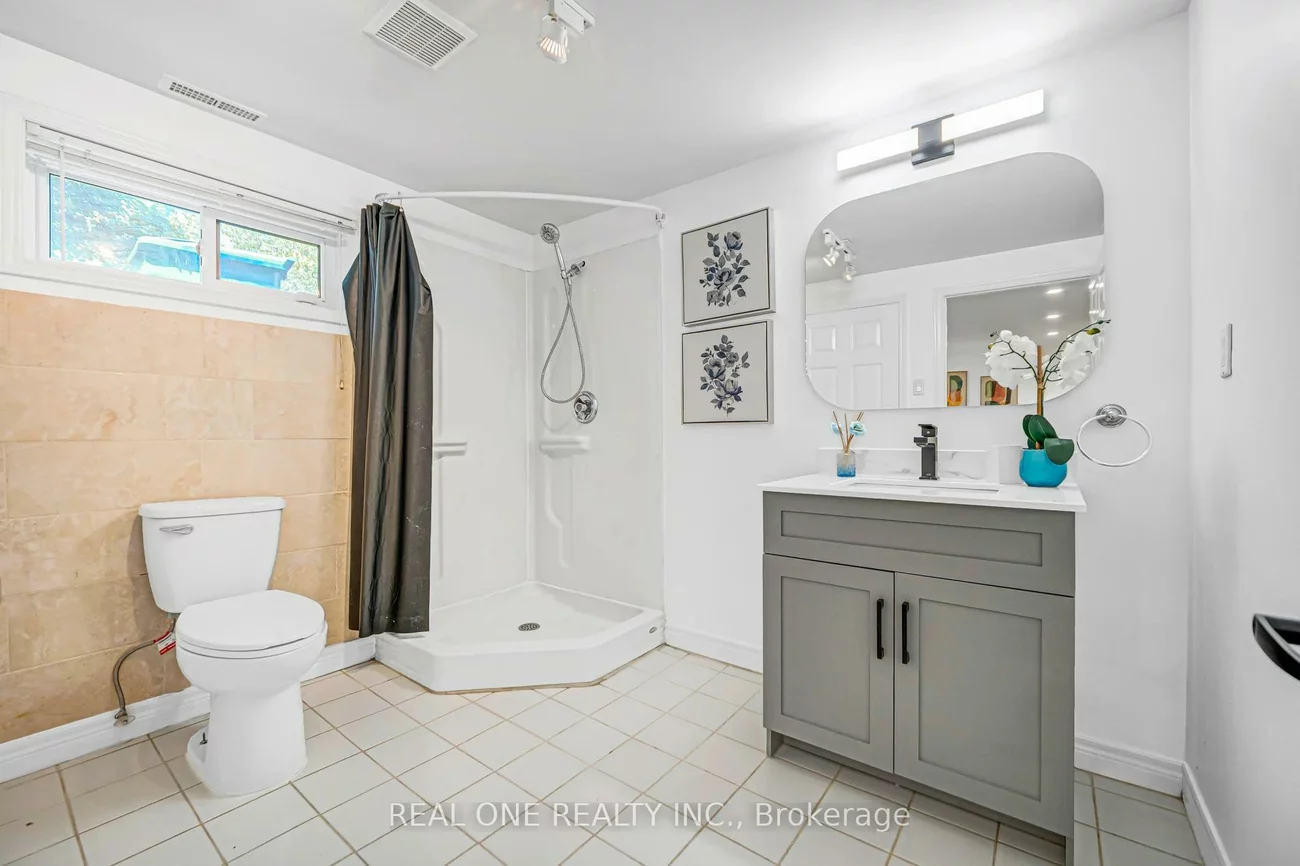 52, Devins, Aurora Heights, Aurora