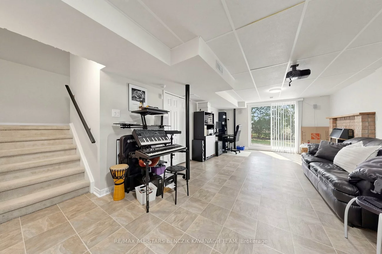 46, Crawford Rose, Aurora Heights, Aurora