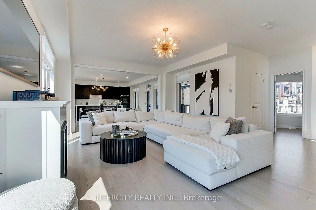130, Blick, Bayview Northeast, Aurora