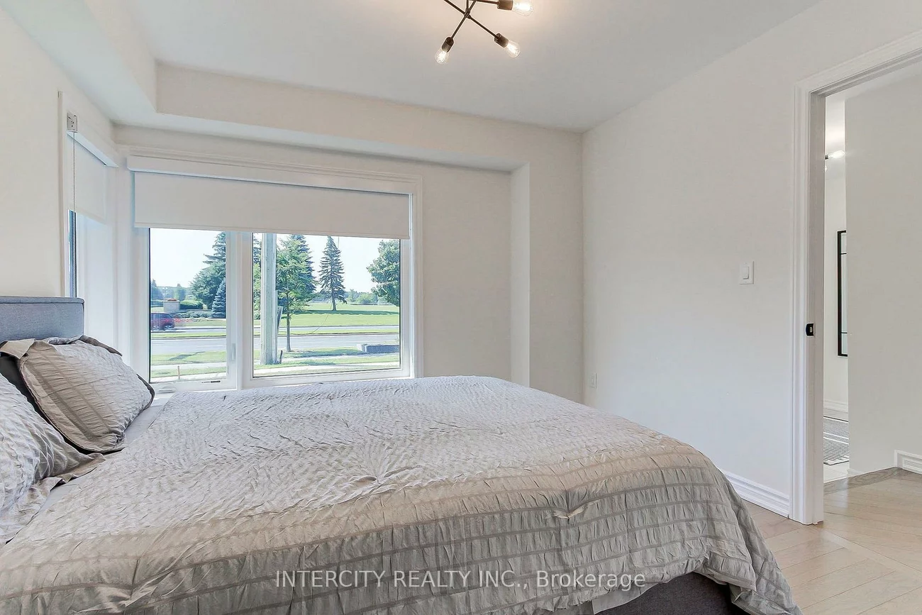 130, Blick, Bayview Northeast, Aurora
