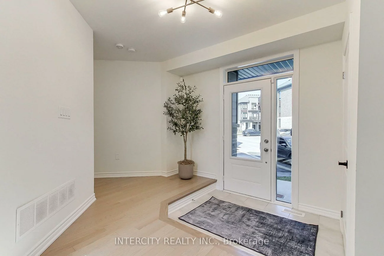 130, Blick, Bayview Northeast, Aurora