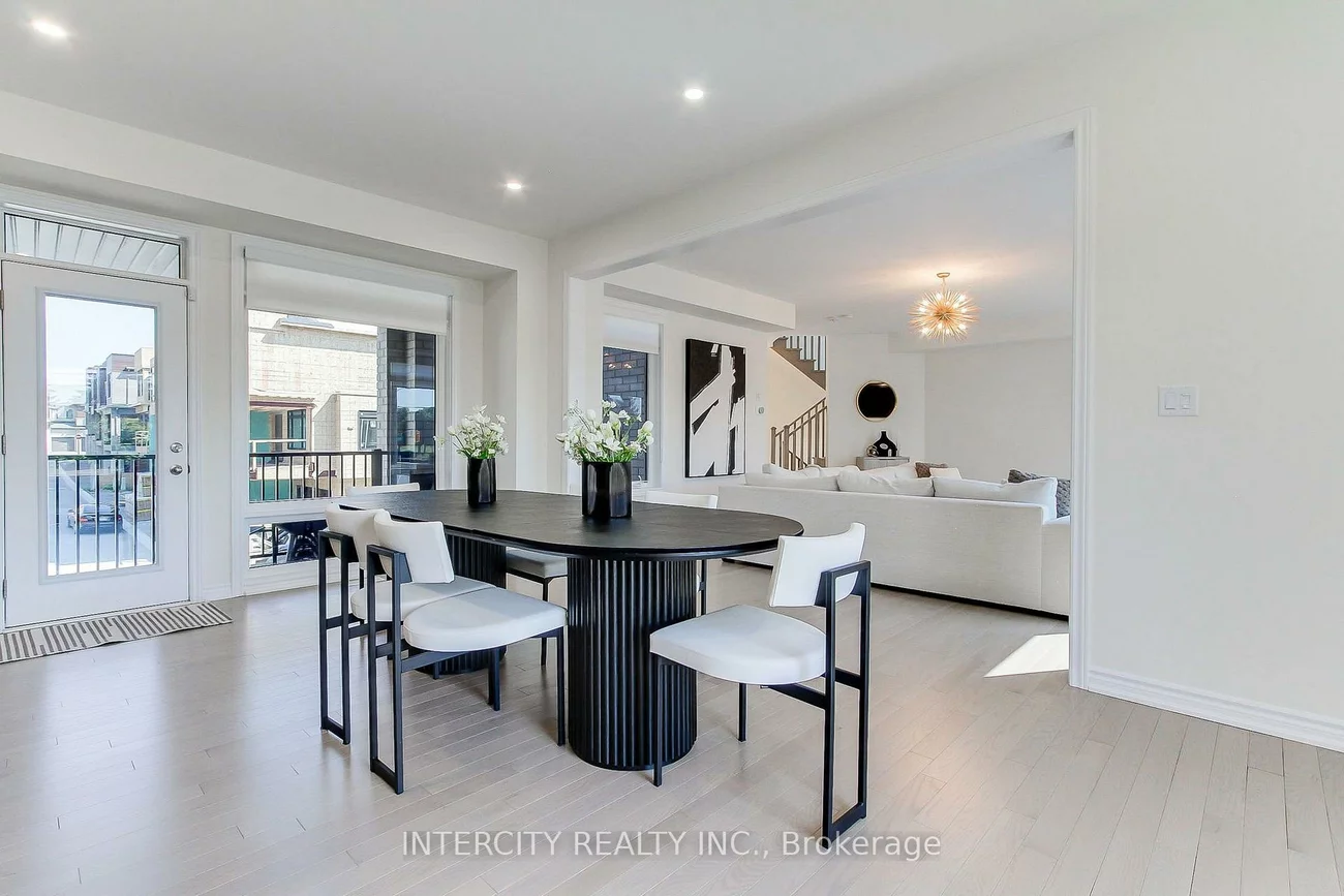 130, Blick, Bayview Northeast, Aurora