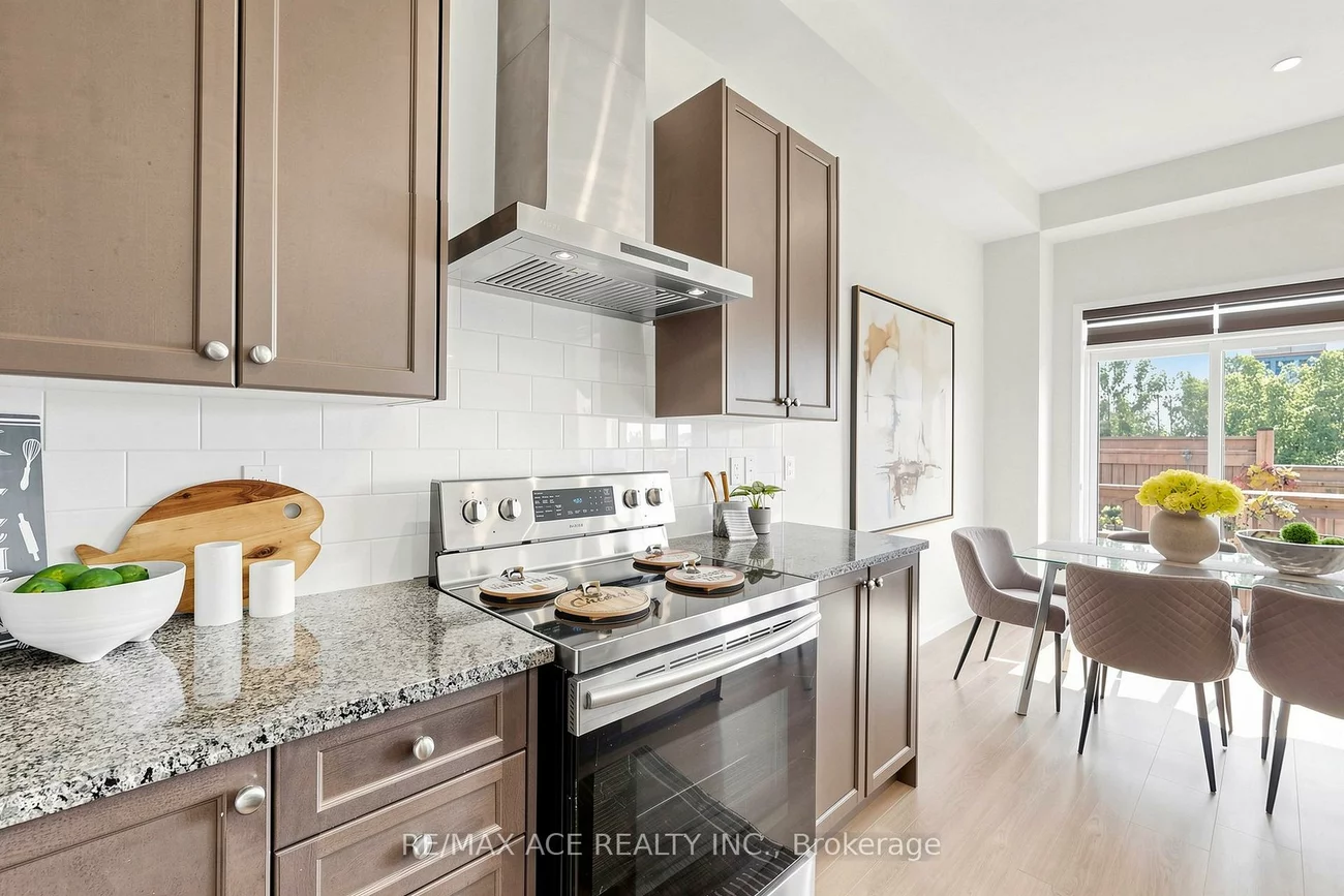 368, Elyse, Bayview Northeast, Aurora