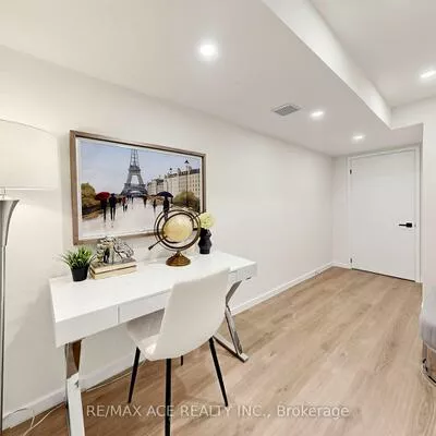 368, Elyse, Bayview Northeast, Aurora