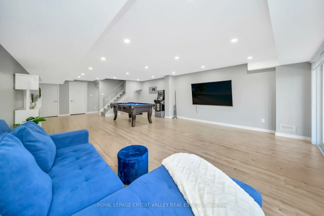 336, Elyse, Bayview Northeast, Aurora