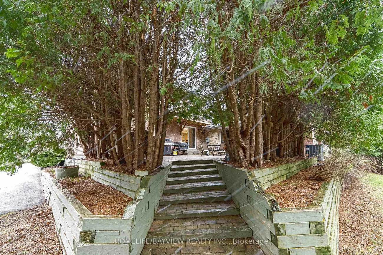 25, Whispering Pine, Aurora Heights, Aurora