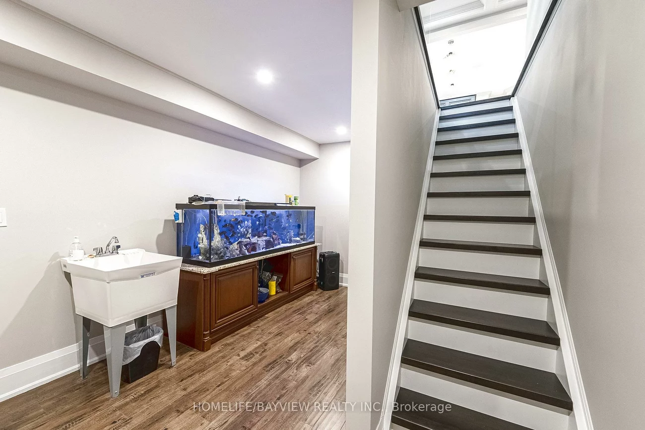 25, Whispering Pine, Aurora Heights, Aurora