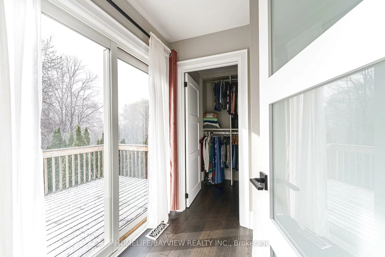 25, Whispering Pine, Aurora Heights, Aurora