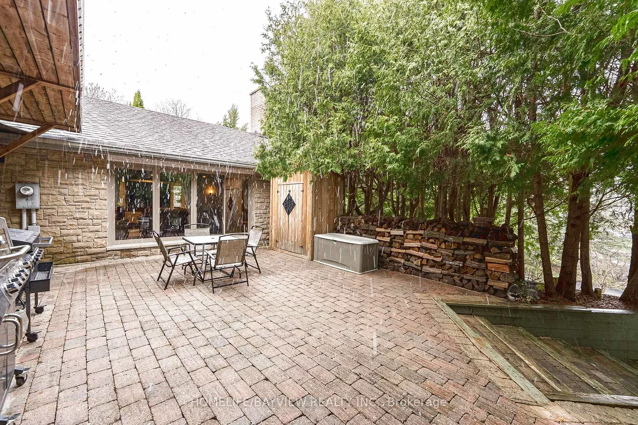 25, Whispering Pine, Aurora Heights, Aurora