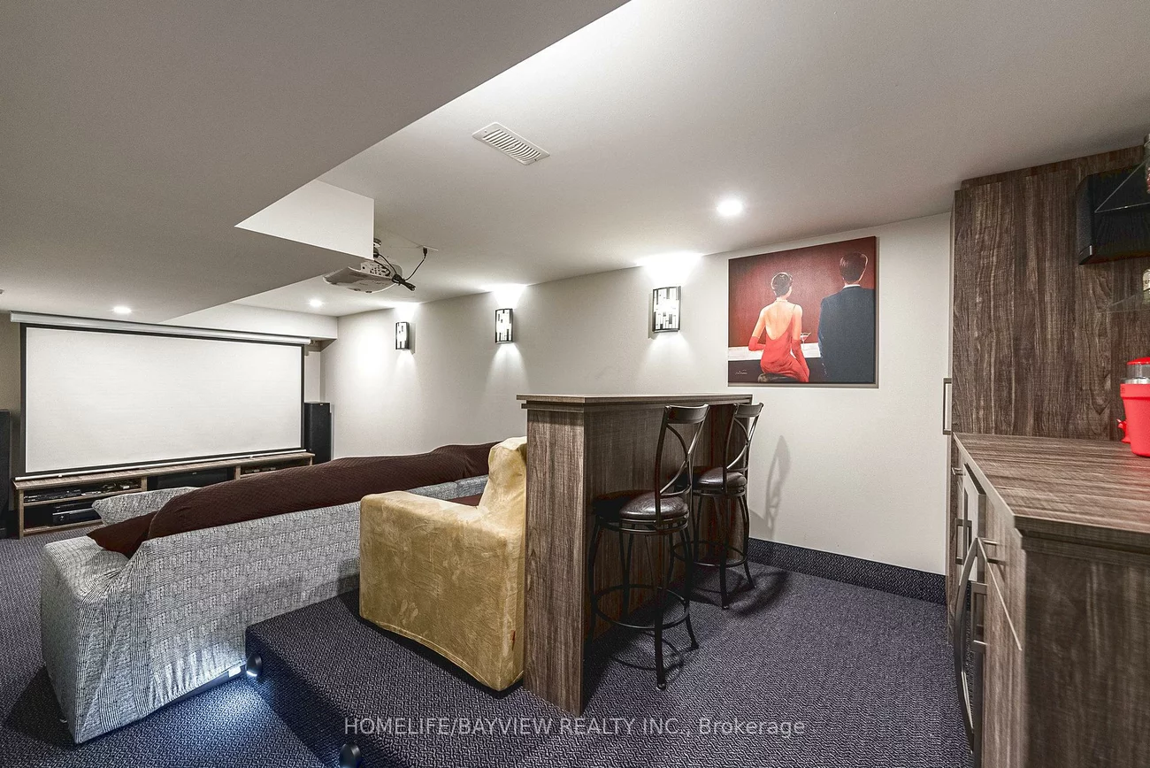 25, Whispering Pine, Aurora Heights, Aurora