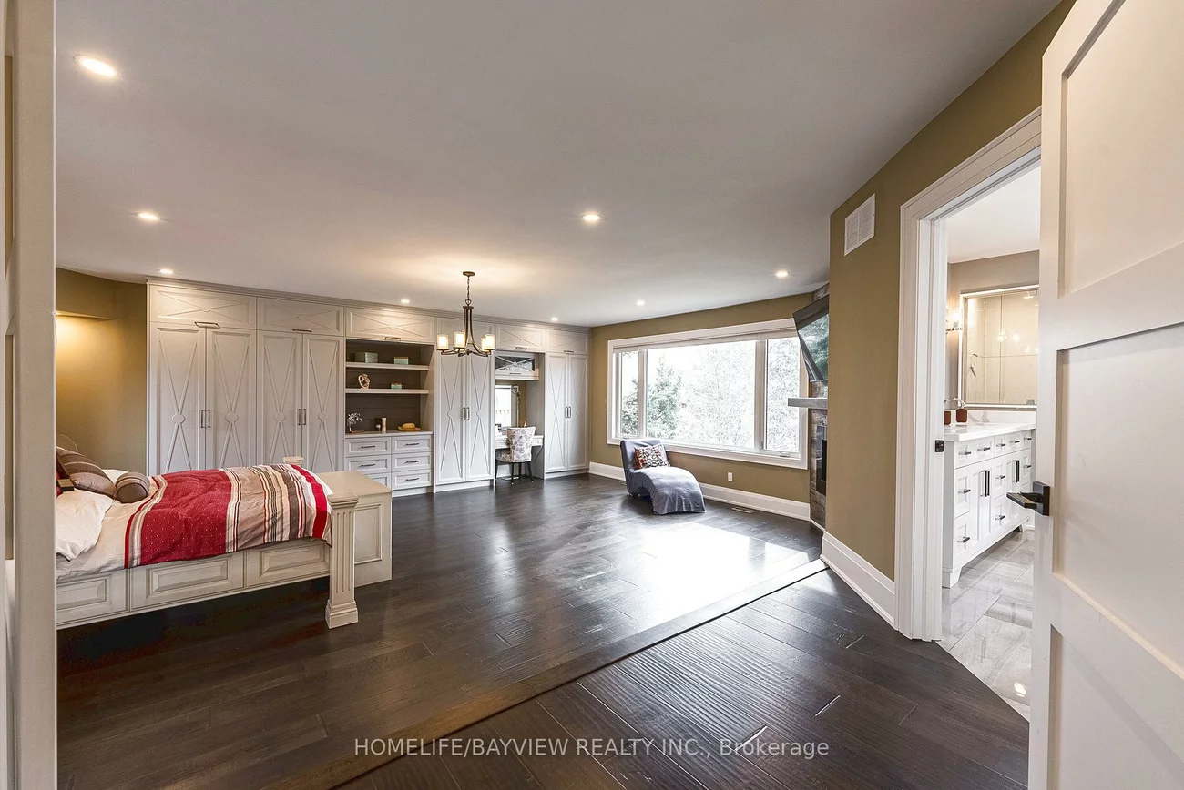 25, Whispering Pine, Aurora Heights, Aurora