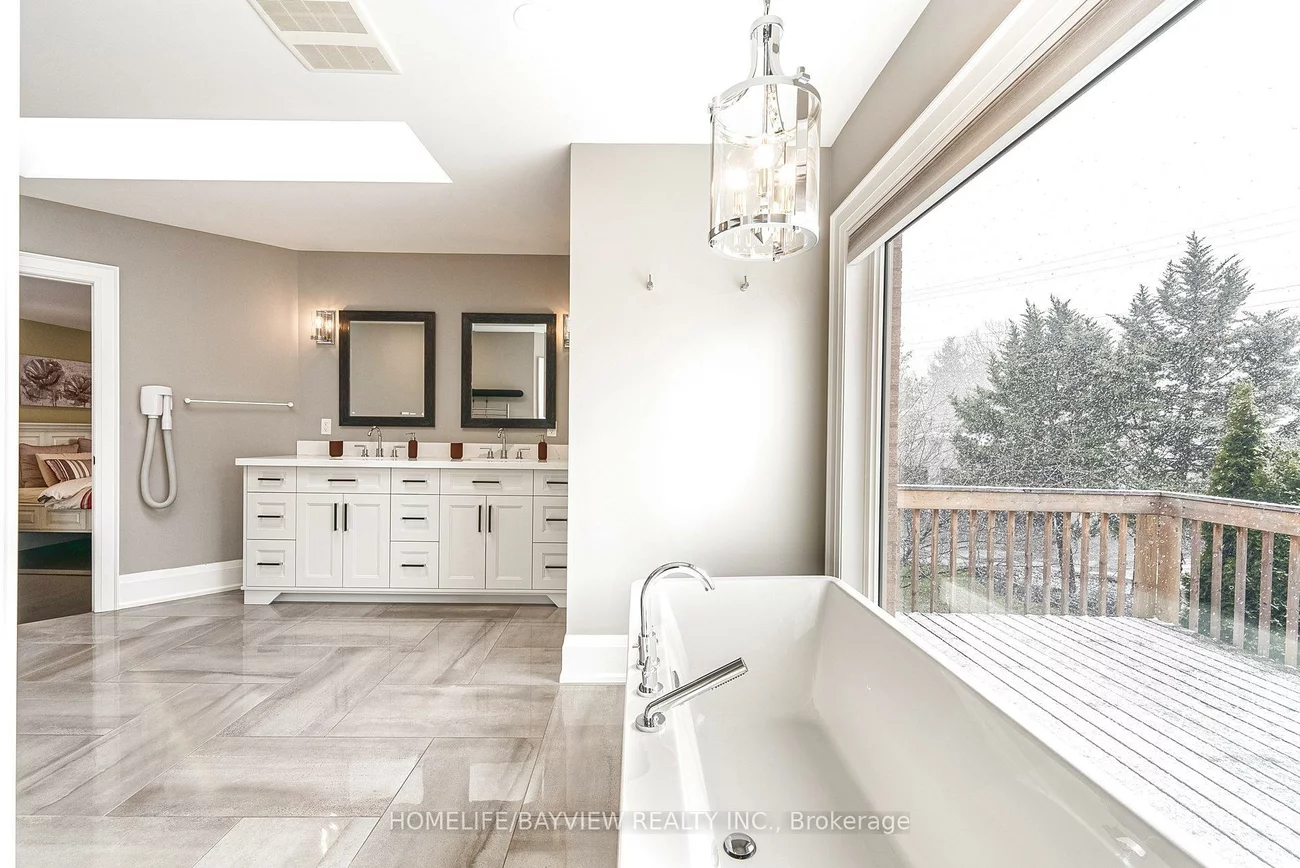 25, Whispering Pine, Aurora Heights, Aurora
