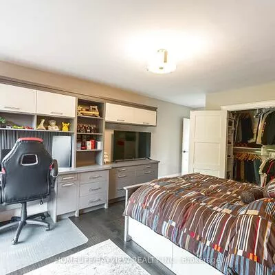 25, Whispering Pine, Aurora Heights, Aurora