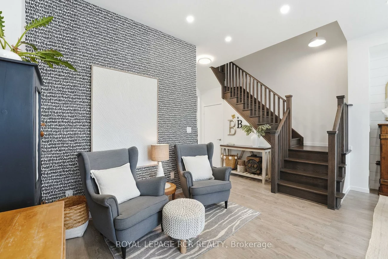 1202, Wellington, Bayview Northeast, Aurora