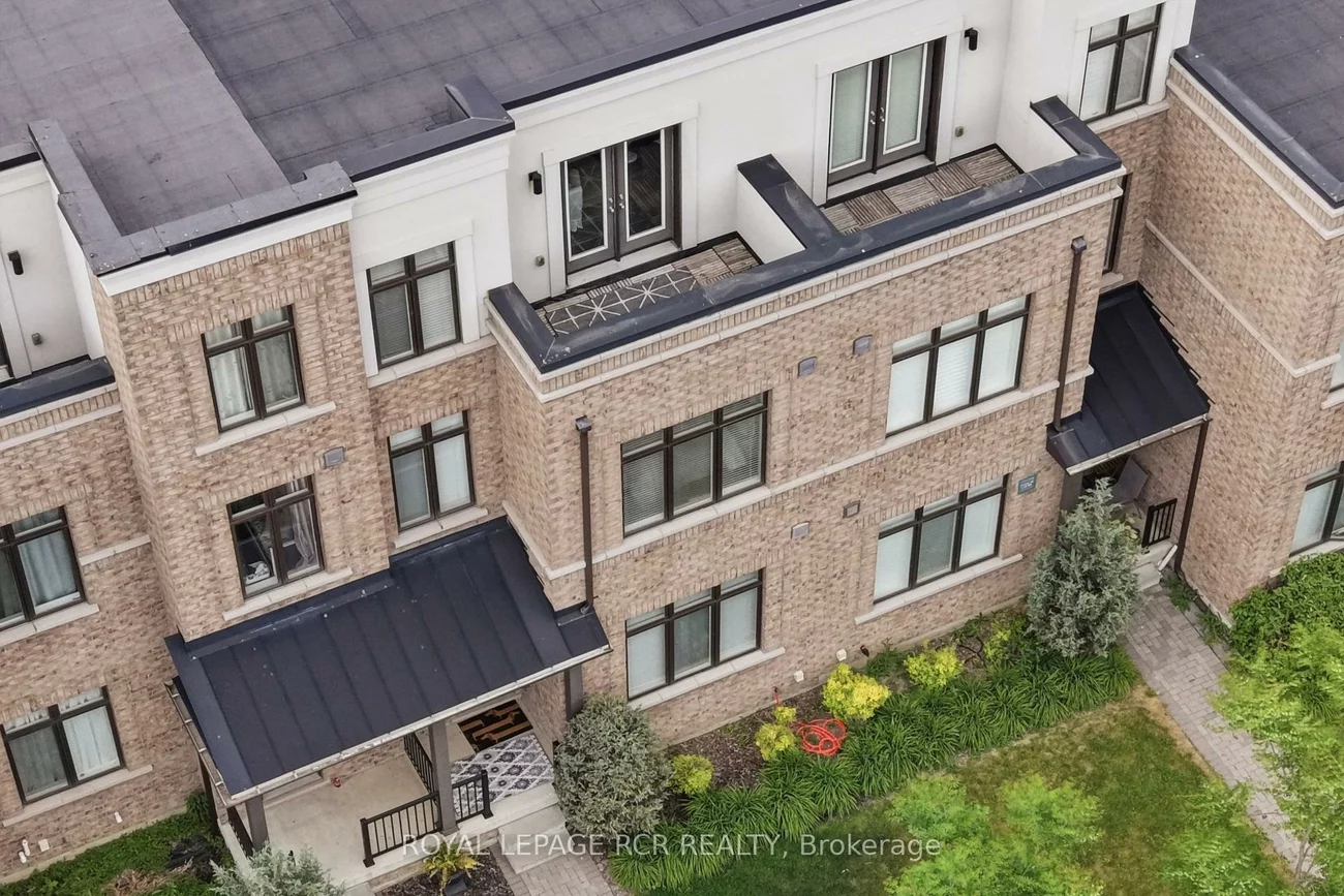 1202, Wellington, Bayview Northeast, Aurora