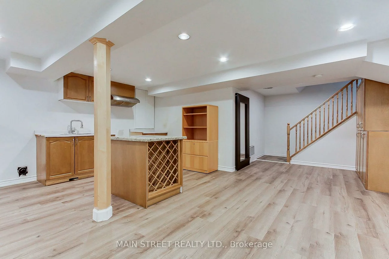 27, Murdock, Aurora Heights, Aurora