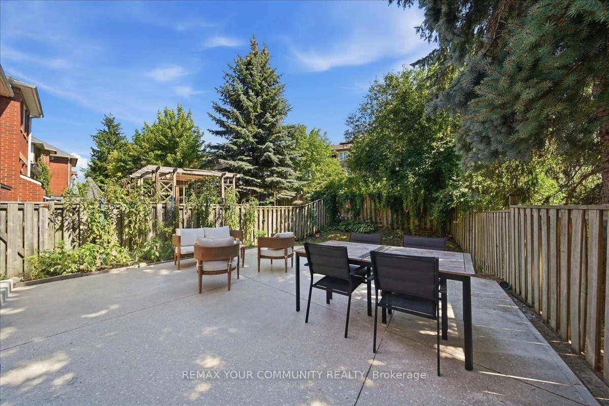 91, Downey, Bayview Wellington, Aurora