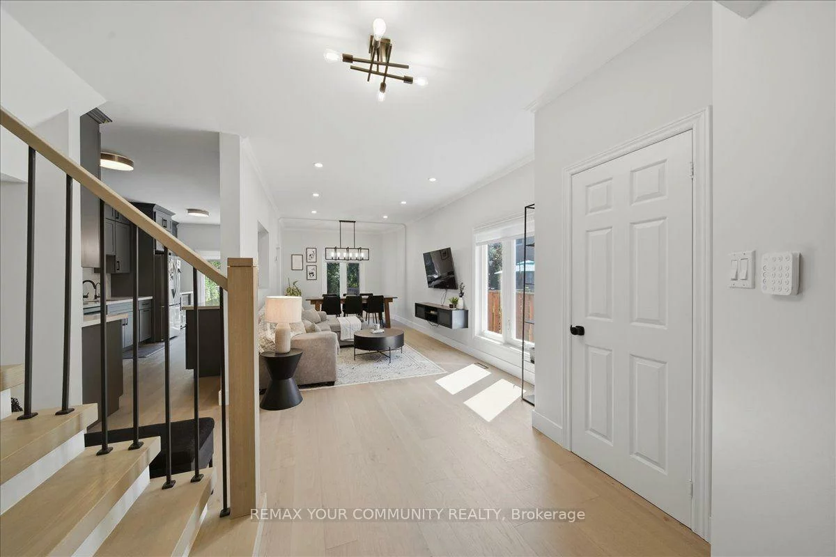 91, Downey, Bayview Wellington, Aurora