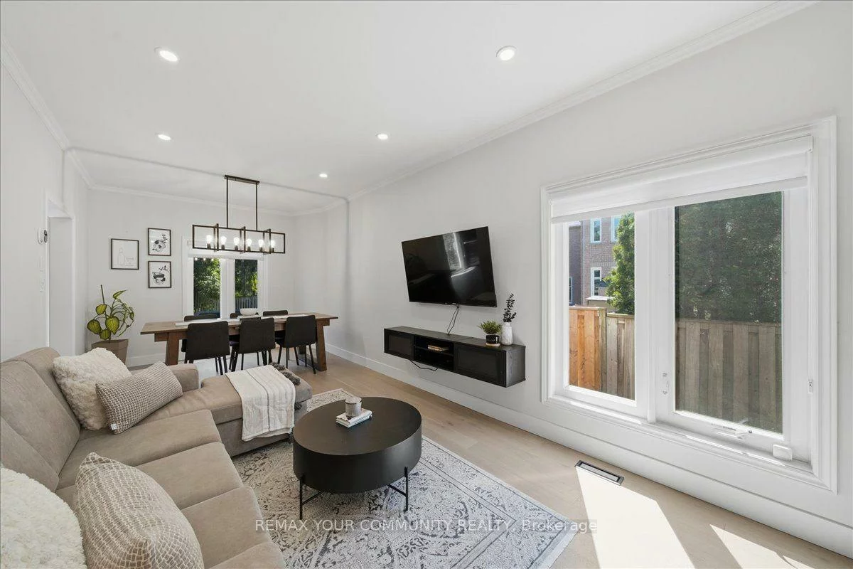 91, Downey, Bayview Wellington, Aurora