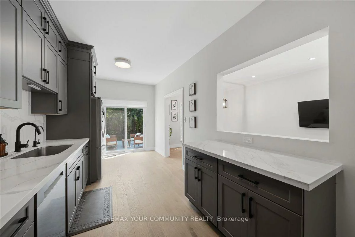 91, Downey, Bayview Wellington, Aurora