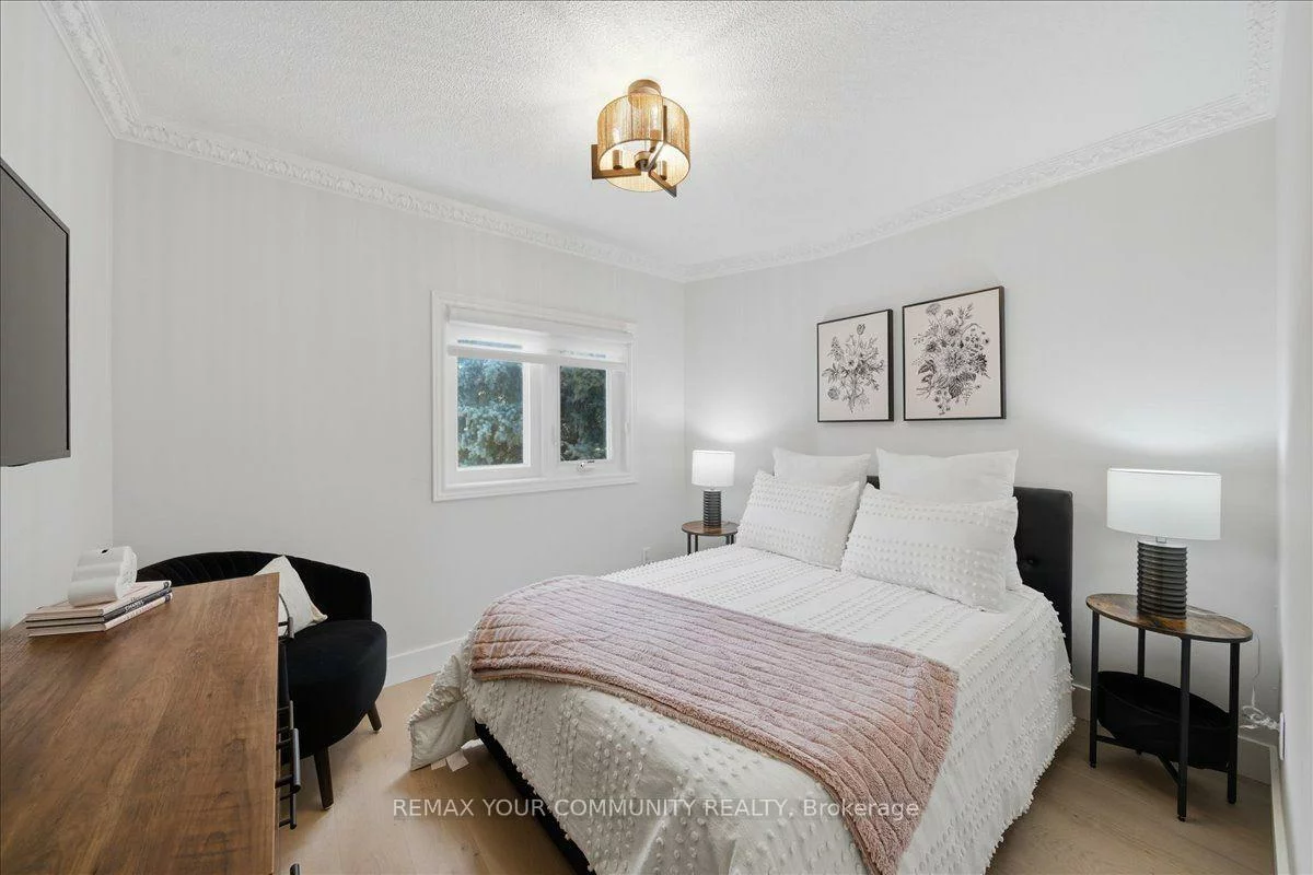 91, Downey, Bayview Wellington, Aurora