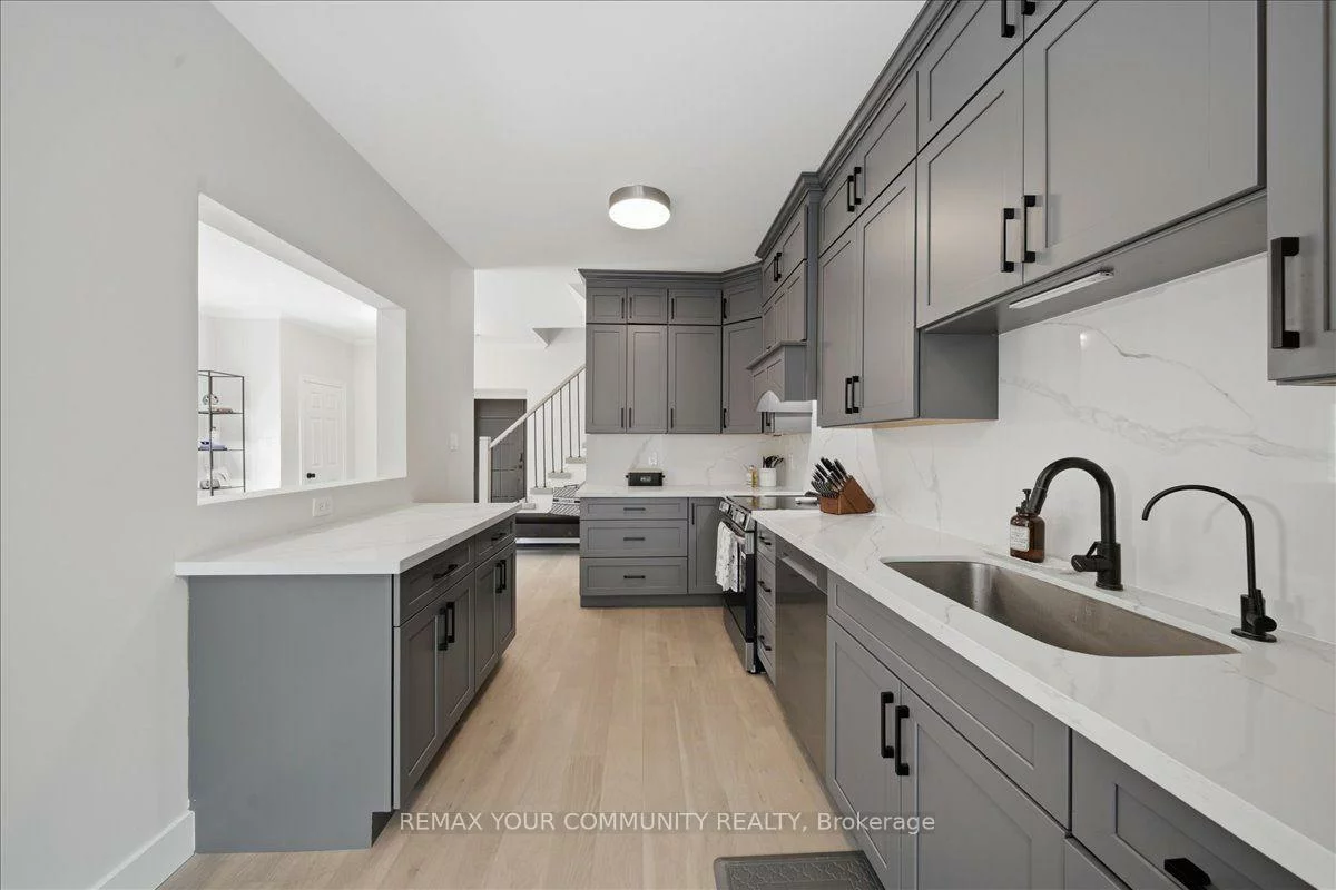 91, Downey, Bayview Wellington, Aurora