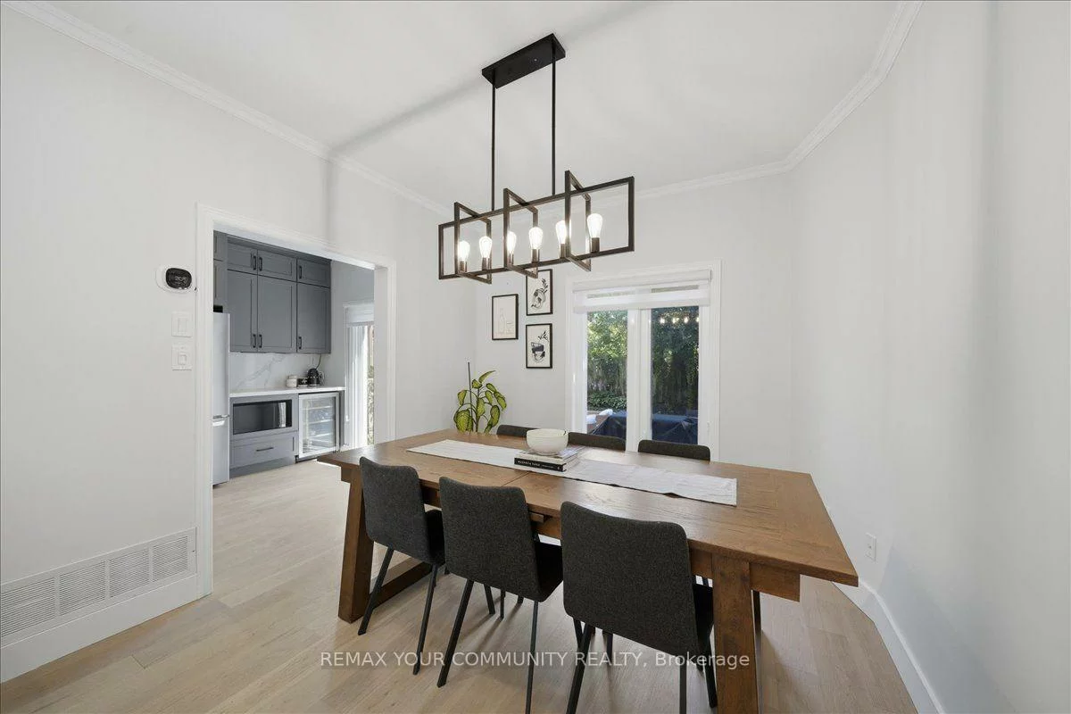 91, Downey, Bayview Wellington, Aurora