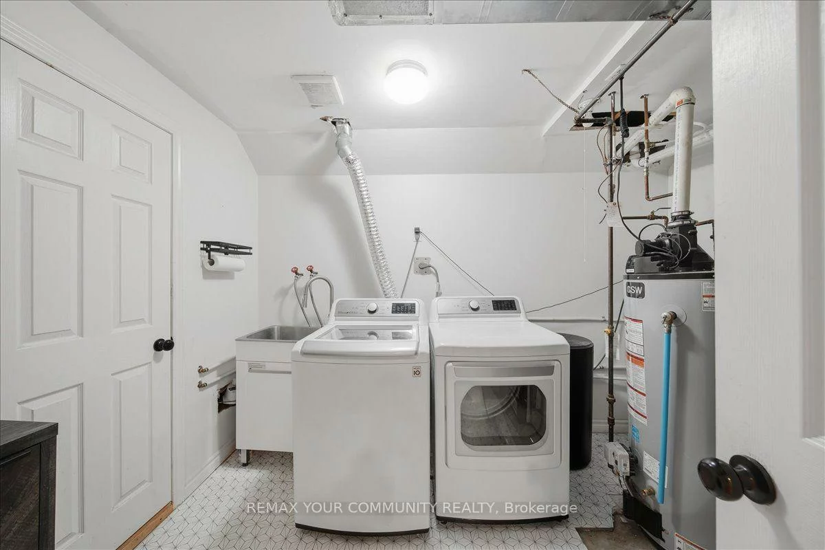 91, Downey, Bayview Wellington, Aurora