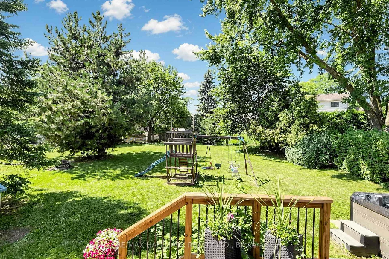 20, Oak, Aurora Village, Aurora