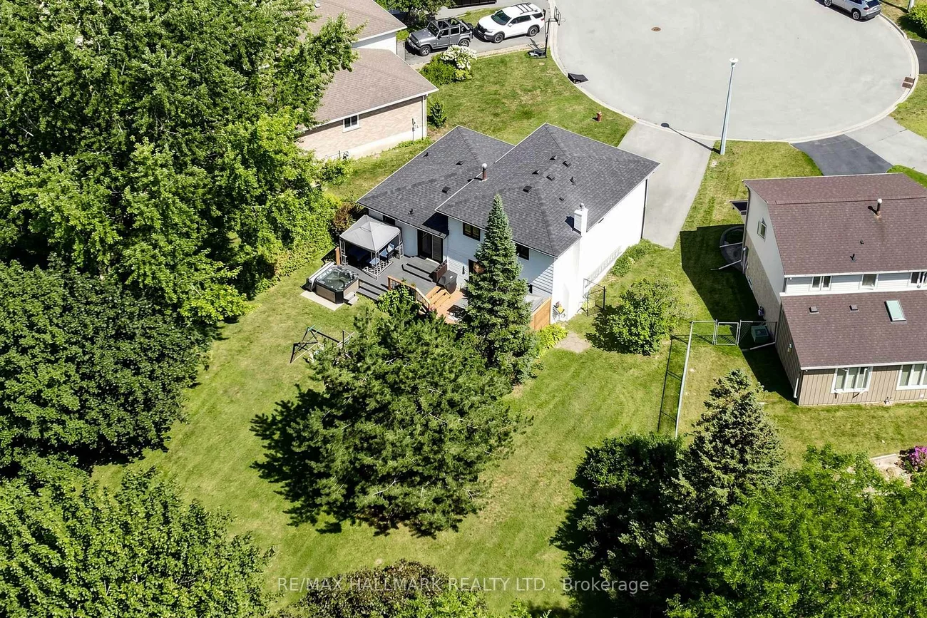 20, Oak, Aurora Village, Aurora